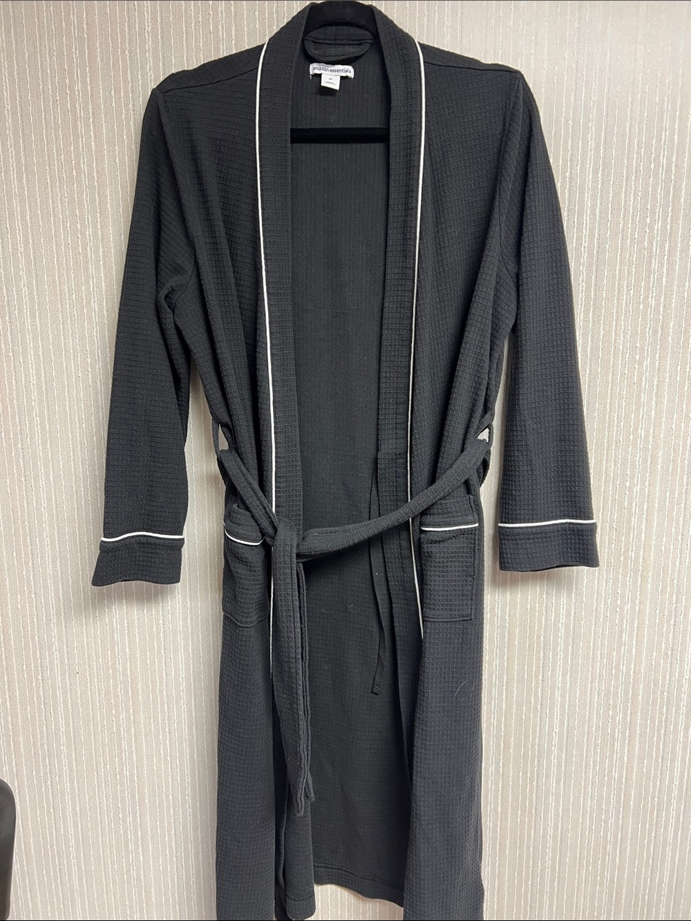 XS Amazon Essentials Black Waffle-Knit Robe with White Trim